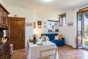 Classic Apartment, 1 Bedroom | Living area