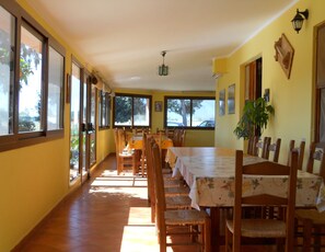Desayuno bufé gratuito y diario