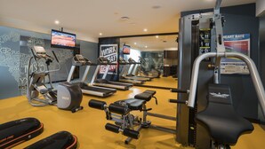 A gym with treadmills, elliptical machines, and weight equipment. - Ibis Styles Kuala Lumpur Bukit Bintang (Kuala Lumpur)