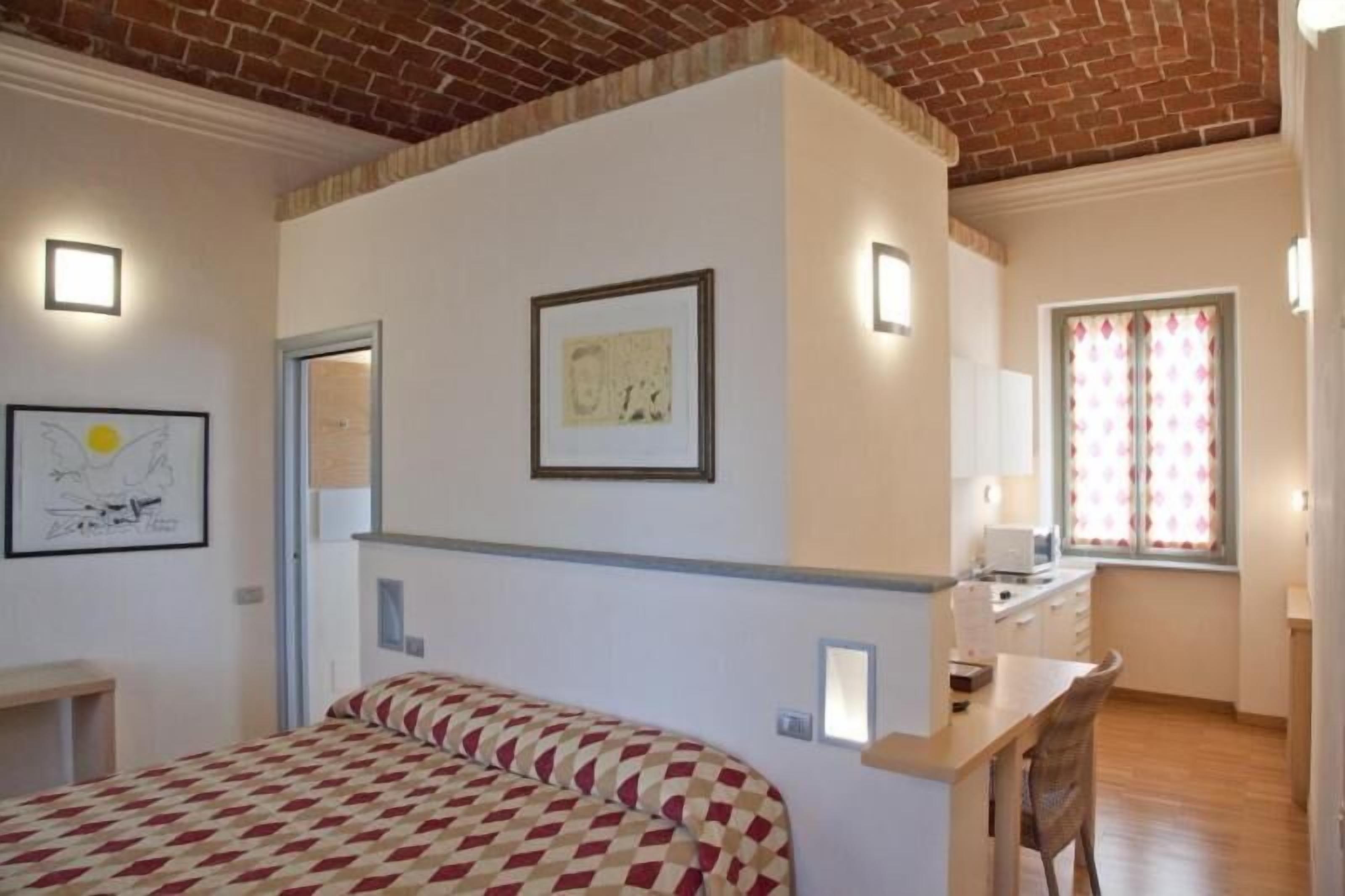 1 bedroom, premium bedding, minibar, in-room safe