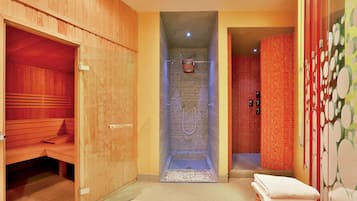 Sauna, hot tub, steam room, Turkish bath/hammam, body treatments