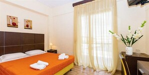 In-room safe, blackout drapes, free cribs/infant beds, free WiFi - Melody Hotel (Corfu)