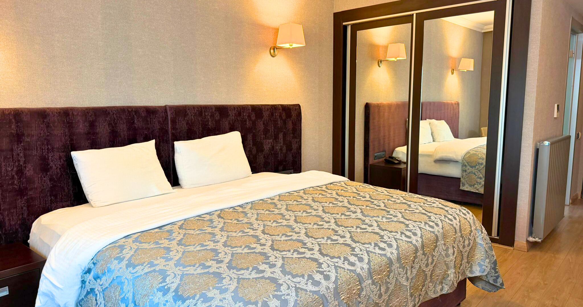 Standard Room | Premium bedding, in-room safe, desk, laptop workspace