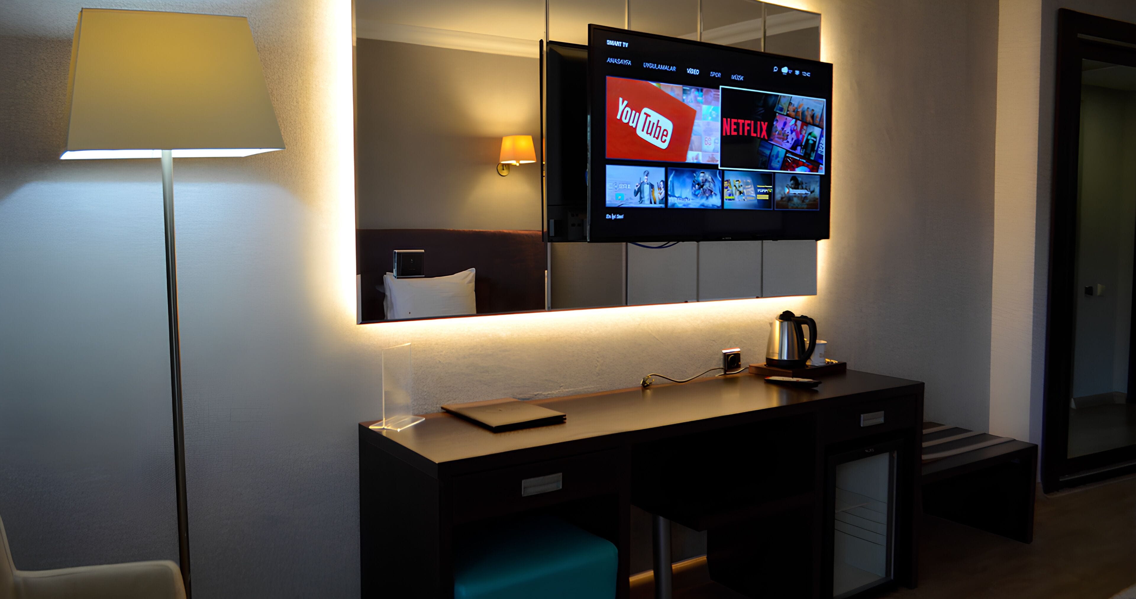 Premium bedding, in-room safe, desk, laptop workspace