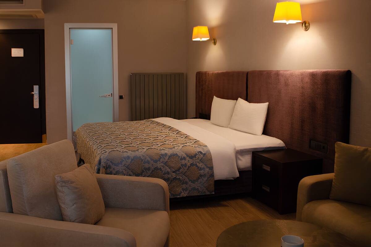 Elite Room, Sea View | Premium bedding, in-room safe, desk, laptop workspace