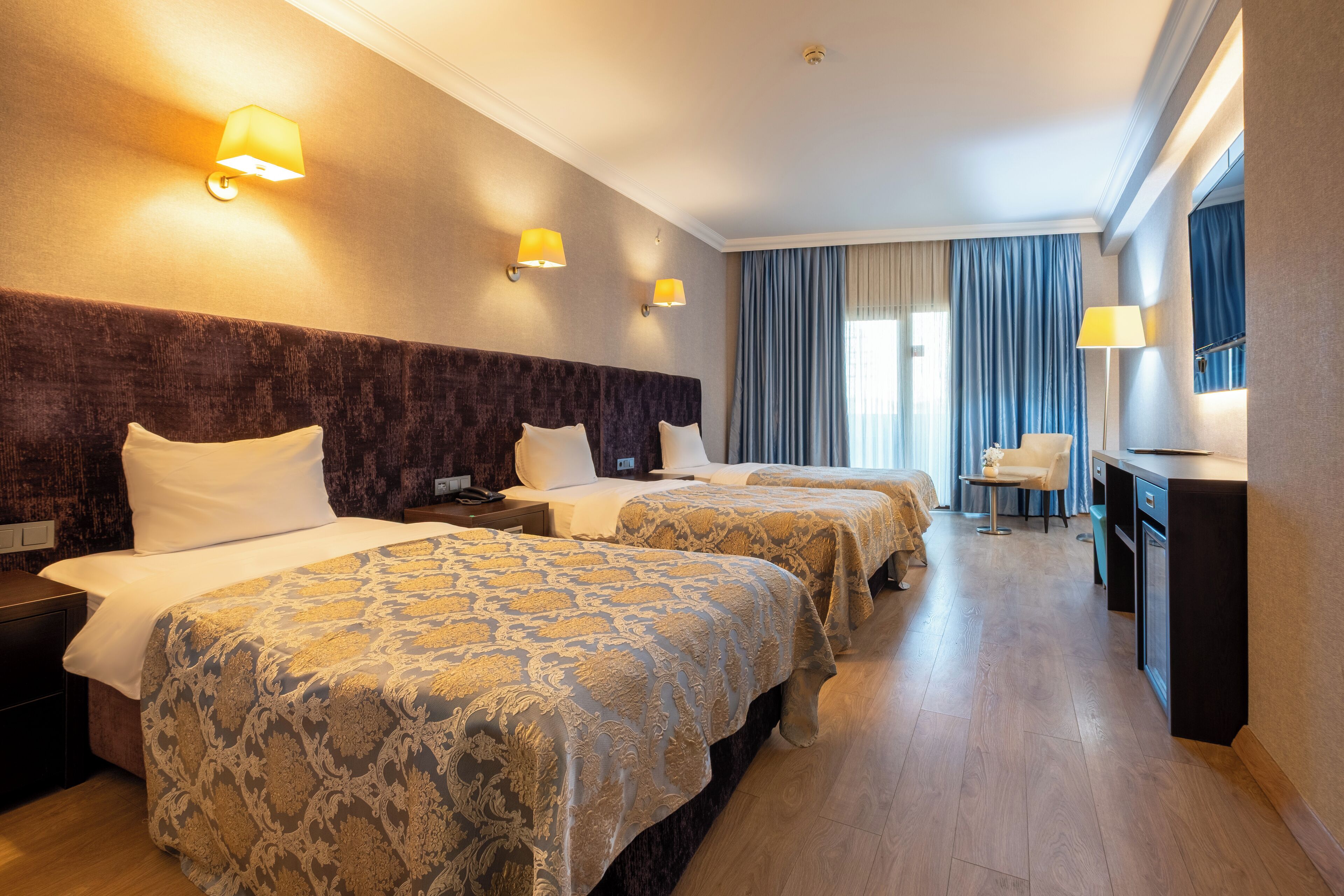 Standard Triple Room | Premium bedding, in-room safe, desk, laptop workspace