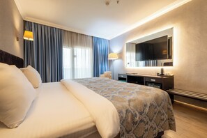 Standard Room | Premium bedding, in-room safe, desk, laptop workspace - 216 Castle Hotel  (Gebze)