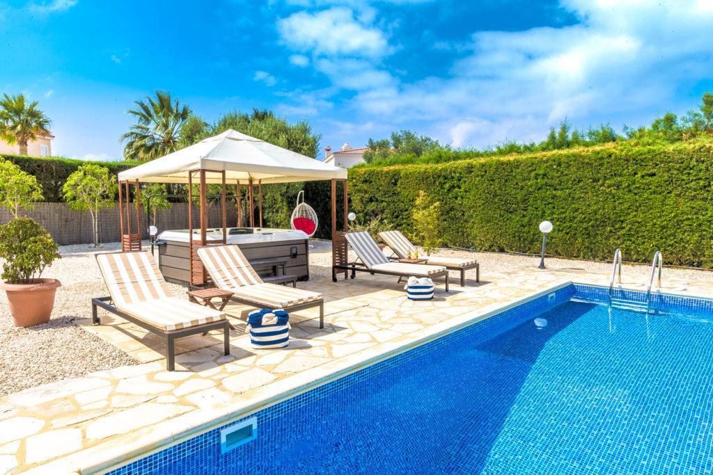 Villa, 4 Schlafzimmer, eigener Pool | Terrasse/Patio