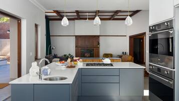 Premium Villa, 3 Bedrooms, Non Smoking, City View | Private kitchen