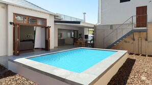 Outdoor pool - Forest Road 1 (Cape Town)