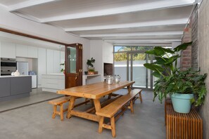 Premium Villa, 3 Bedrooms, Non Smoking, City View | In-room dining