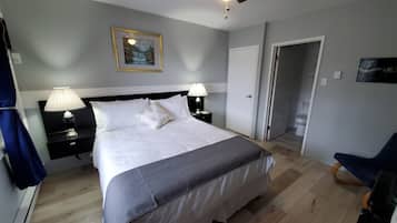 Chambre, 1 grand lit, vue montagne (Rm 7) | Vue de la chambre