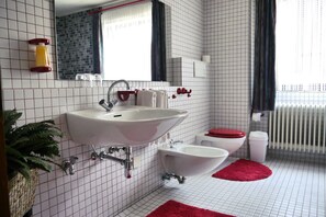 Standard Double Room, 1 Double Bed | Bathroom | Shower