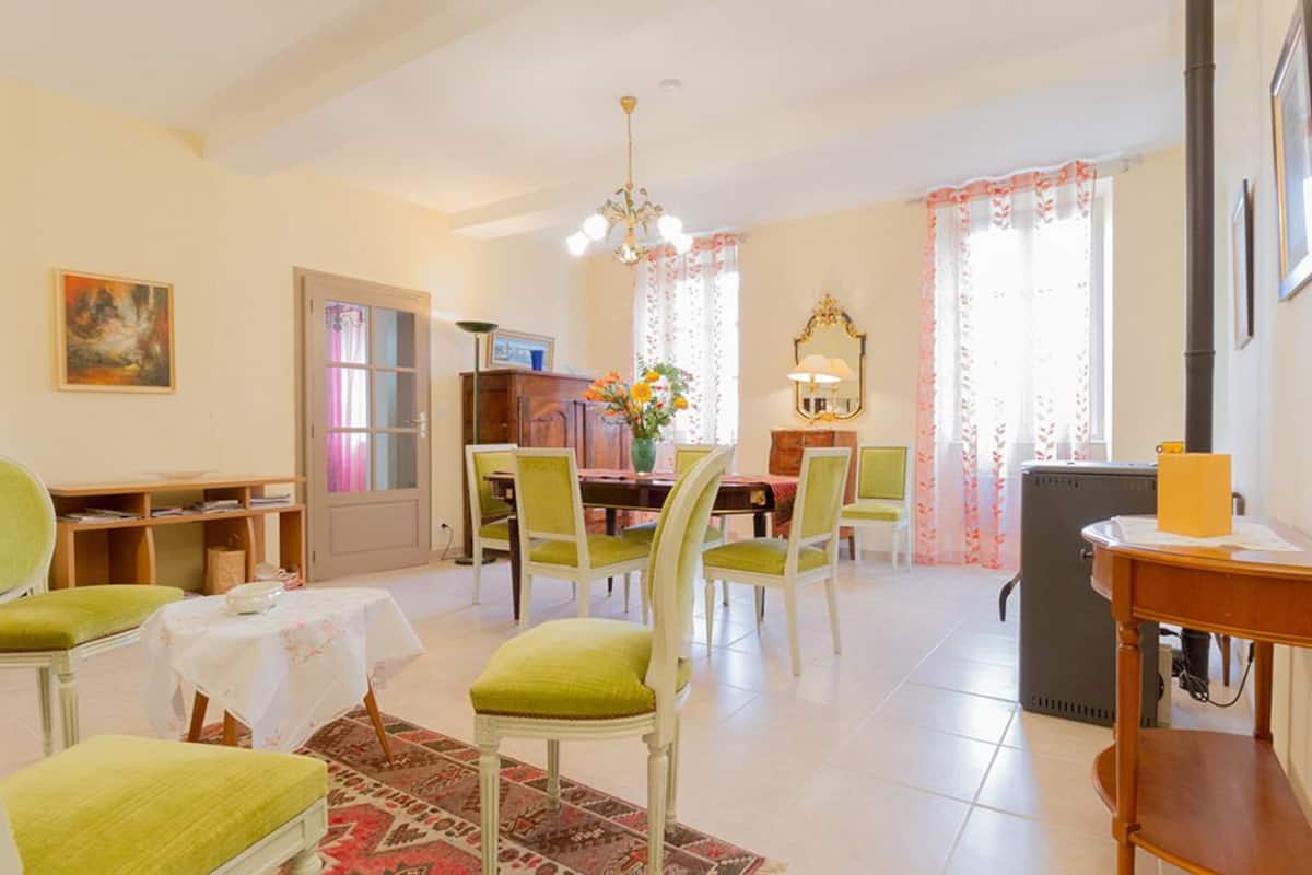 Cottage | Living area | Flat-screen TV