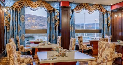 Muthu Fort William Hotel