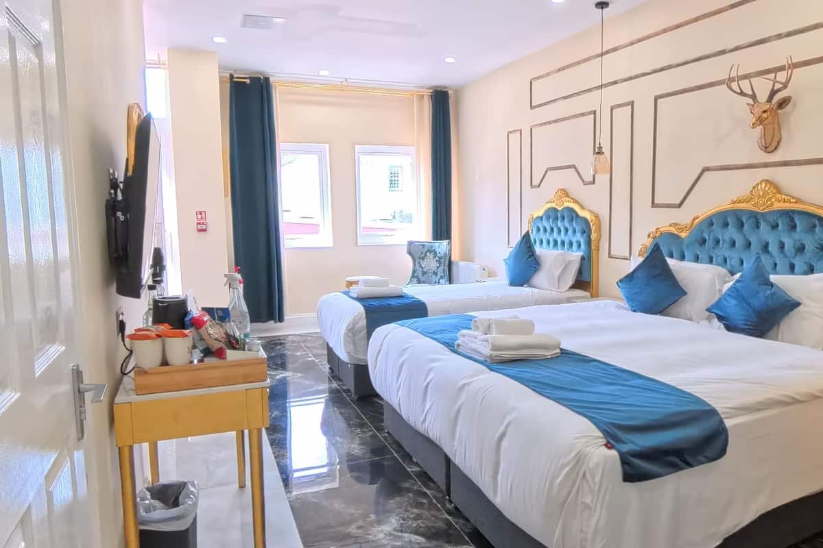 Habitación familiar | 1 dormitorio, escritorio, ropa de cama