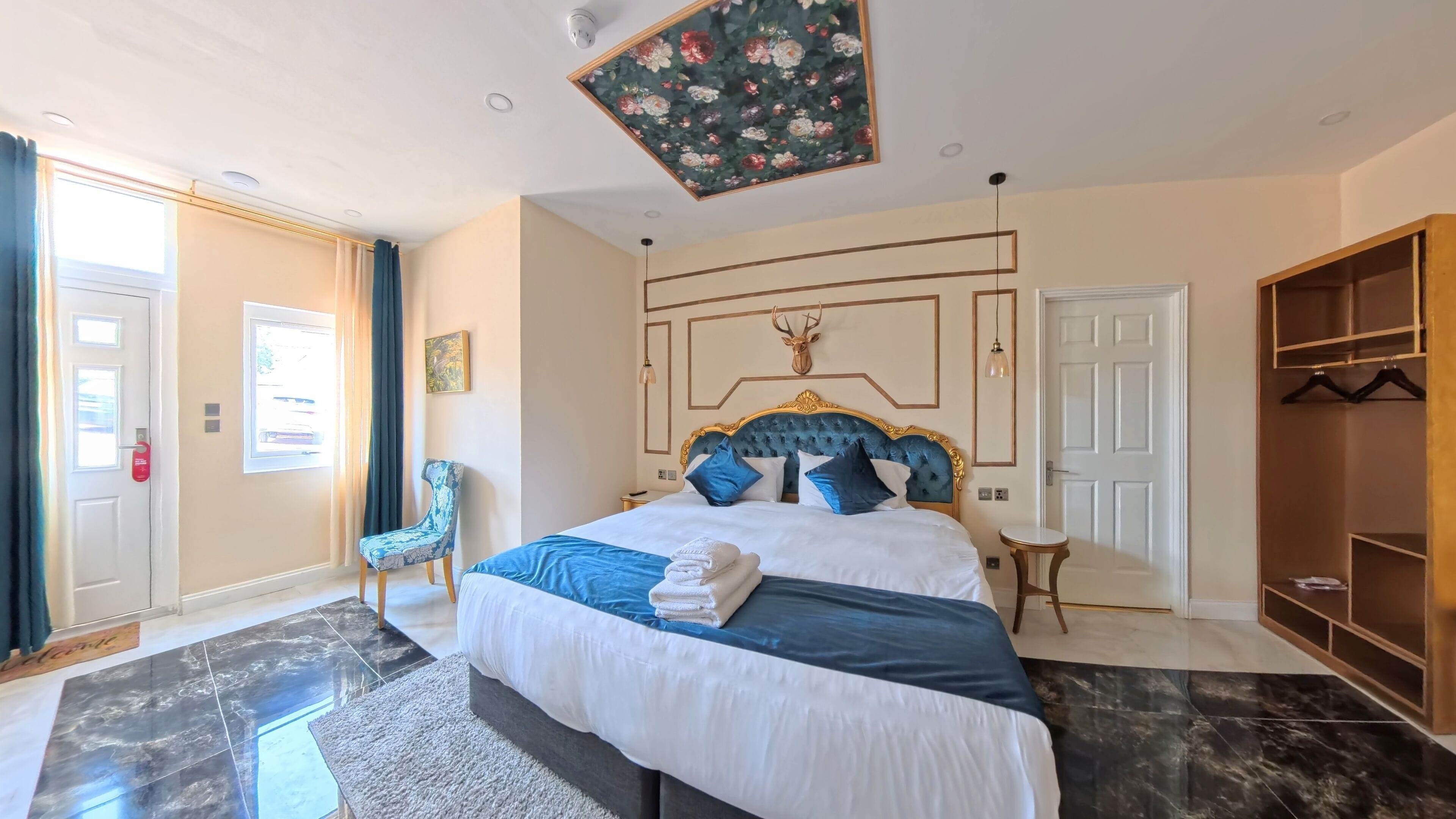 Executive-Doppelzimmer | Schreibtisch, Bettwäsche