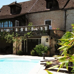 Front of property - Les Demoiselles (Ladoix-Serrigny)