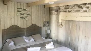 Kamer, 1 twee- of 2 eenpersoonsbedden (Etoile de Mer) | 1 slaapkamer, luxe beddengoed, beddengoed