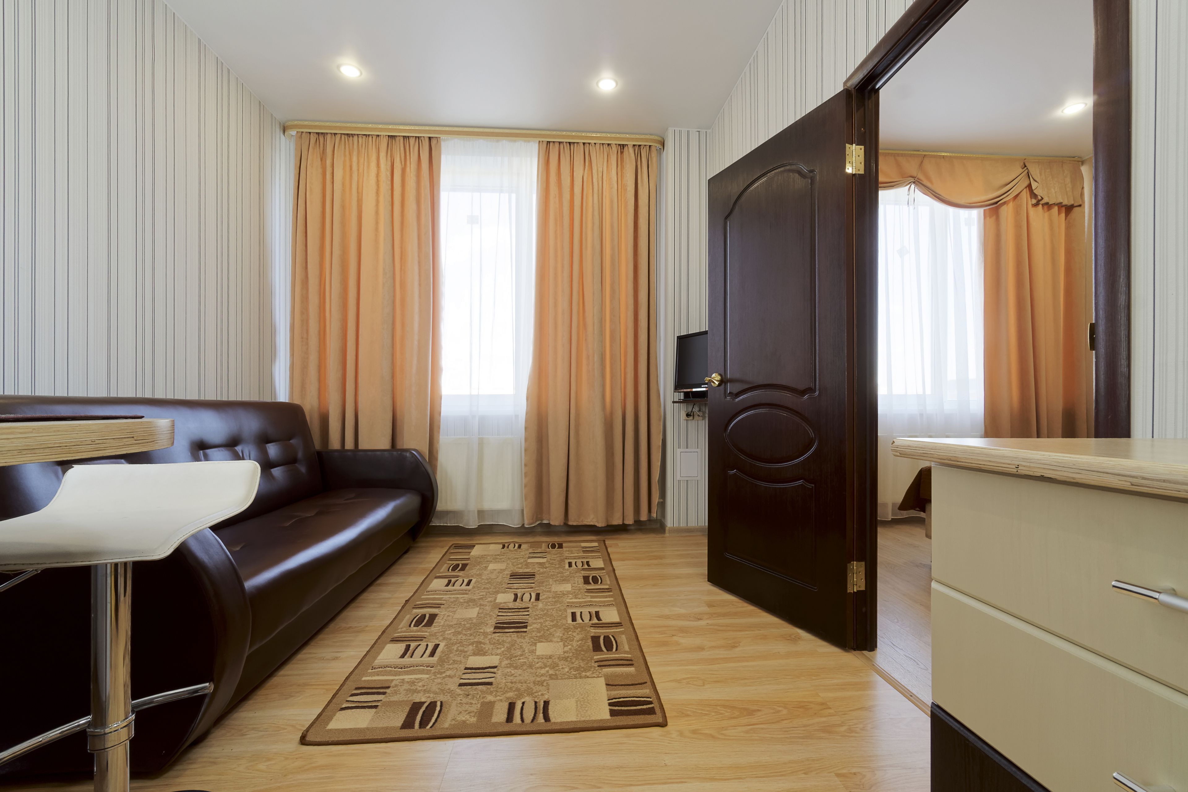 Family Room | Living room | Flat-screen TV