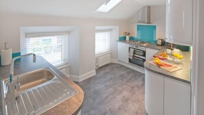 House, 4 Bedrooms | Private kitchen | Coffee/tea maker, fridge, microwave, oven - The Bakehouse (Kelso)