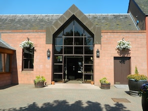 Property entrance - Red House Hotel (Blairgowrie)