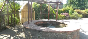 Red House Hotel