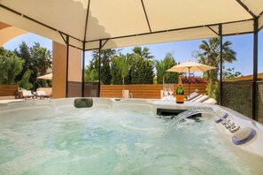 Villa, 5 Schlafzimmer, eigener Pool | Zimmerausstattung