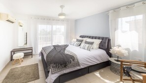 Villa, 4 Schlafzimmer, eigener Pool | 4 Schlafzimmer, Zimmersafe, Bügeleisen/Bügelbrett, kostenloses WLAN