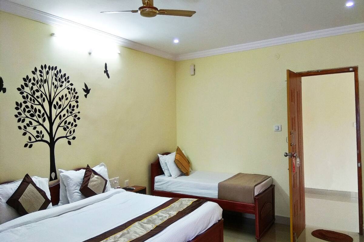 Quarto standard, 1 cama de casal | Cofres nos quartos, Wi-Fi de cortesia