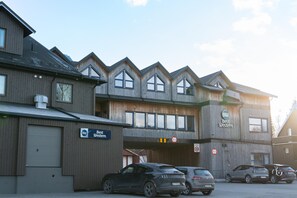 A building with a sign reading 'BW Best Western.' - Best Western Hotel Alta (Alta)