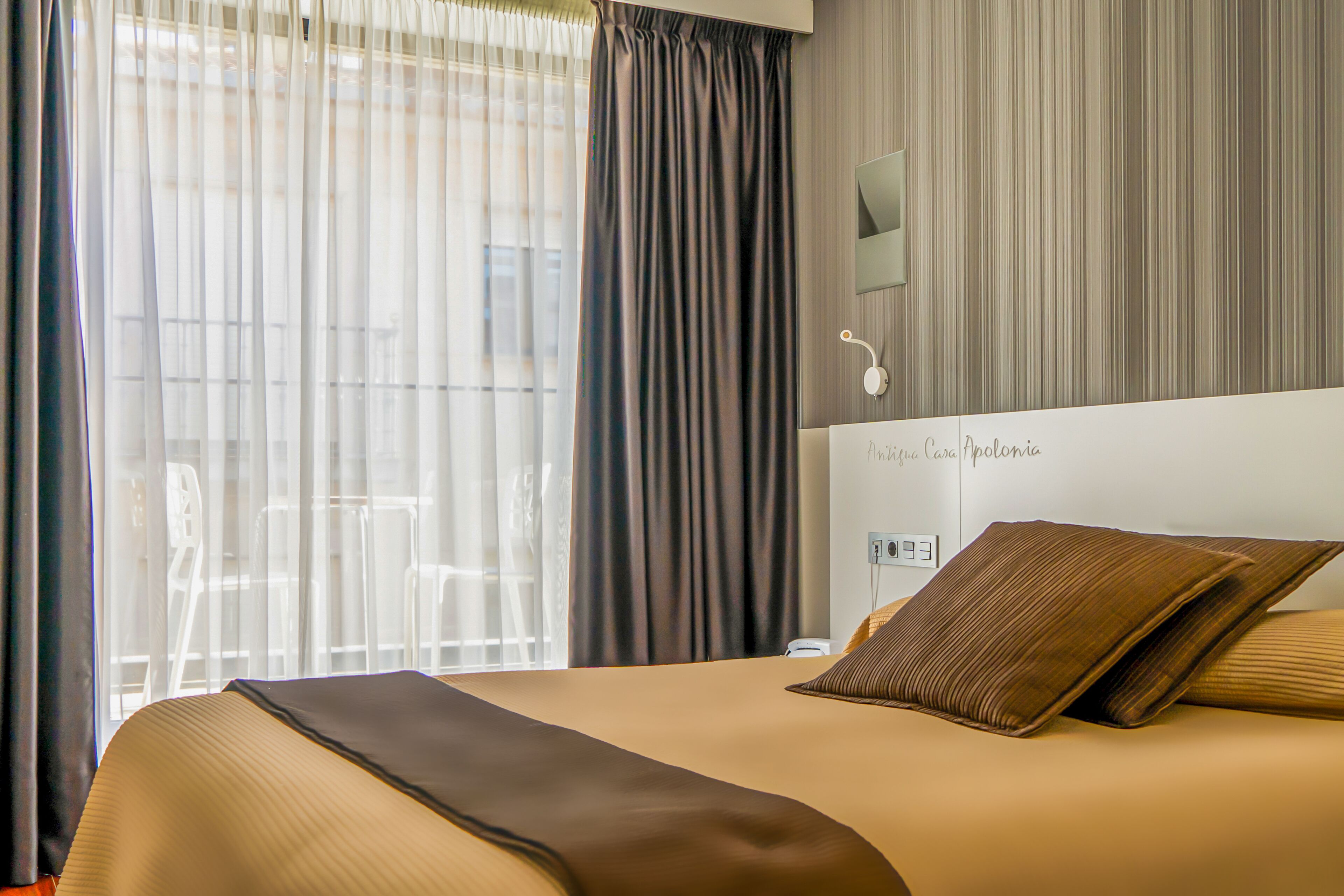 superior double or twin room | 1 bedroom, in-room safe, desk, blackout curtains