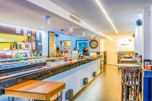 Bar (en el alojamiento)