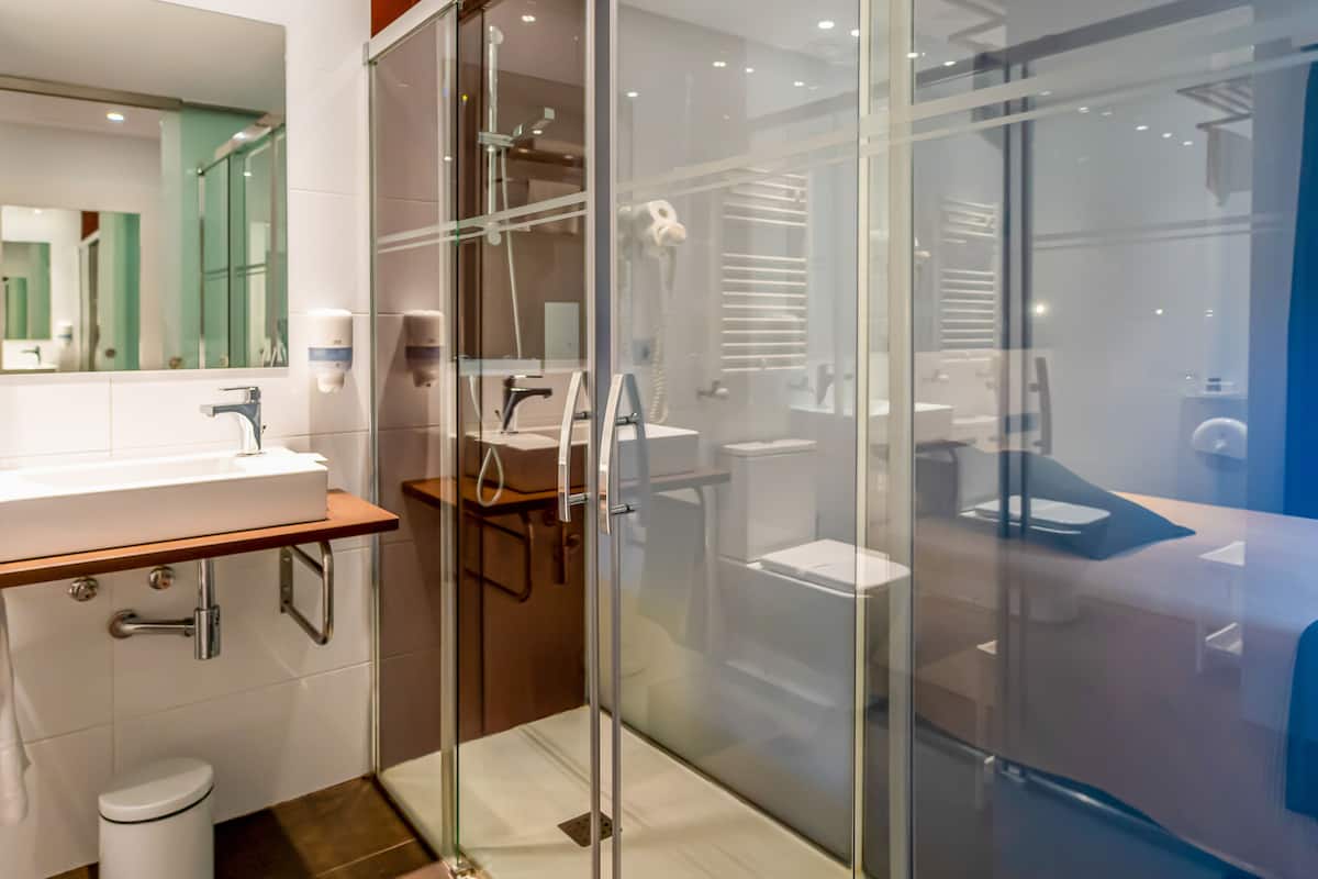 shower, rainfall showerhead, eco-friendly toiletries, hair dryer