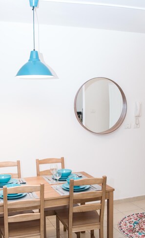 In-room dining - Market Apartment - Boutique Studio (Tel Aviv)