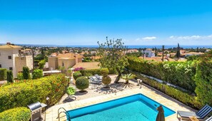 Outdoor pool - Villa Maya (Pegeia)