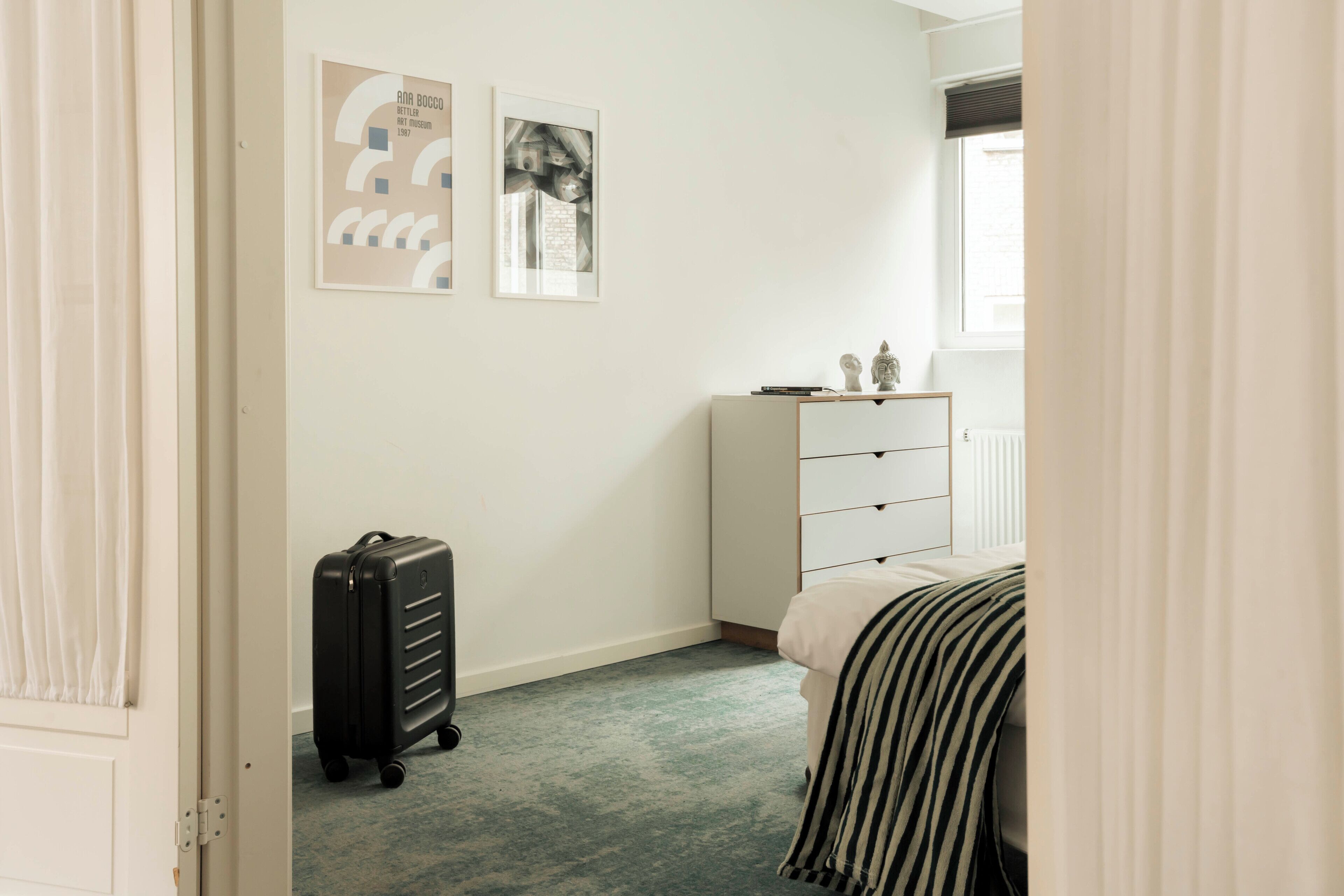 Design Apartment, 2 Bedrooms, Kitchen, Courtyard View (Amaliegade 43, 1st Floor) | Individually decorated, individually furnished, soundproofing