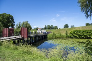 BBQ/picnic Area - Churchill 2BR by Daniel&Jacob's (Copenhagen)