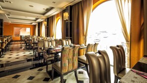Breakfast, lunch and dinner served - iu Hotel Benguela (Benguela)