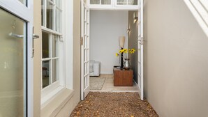 Property entrance - Loader 57 (Cape Town)