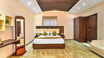 Deluxe Room, Accessible | Minibar, desk, free WiFi, bed sheets