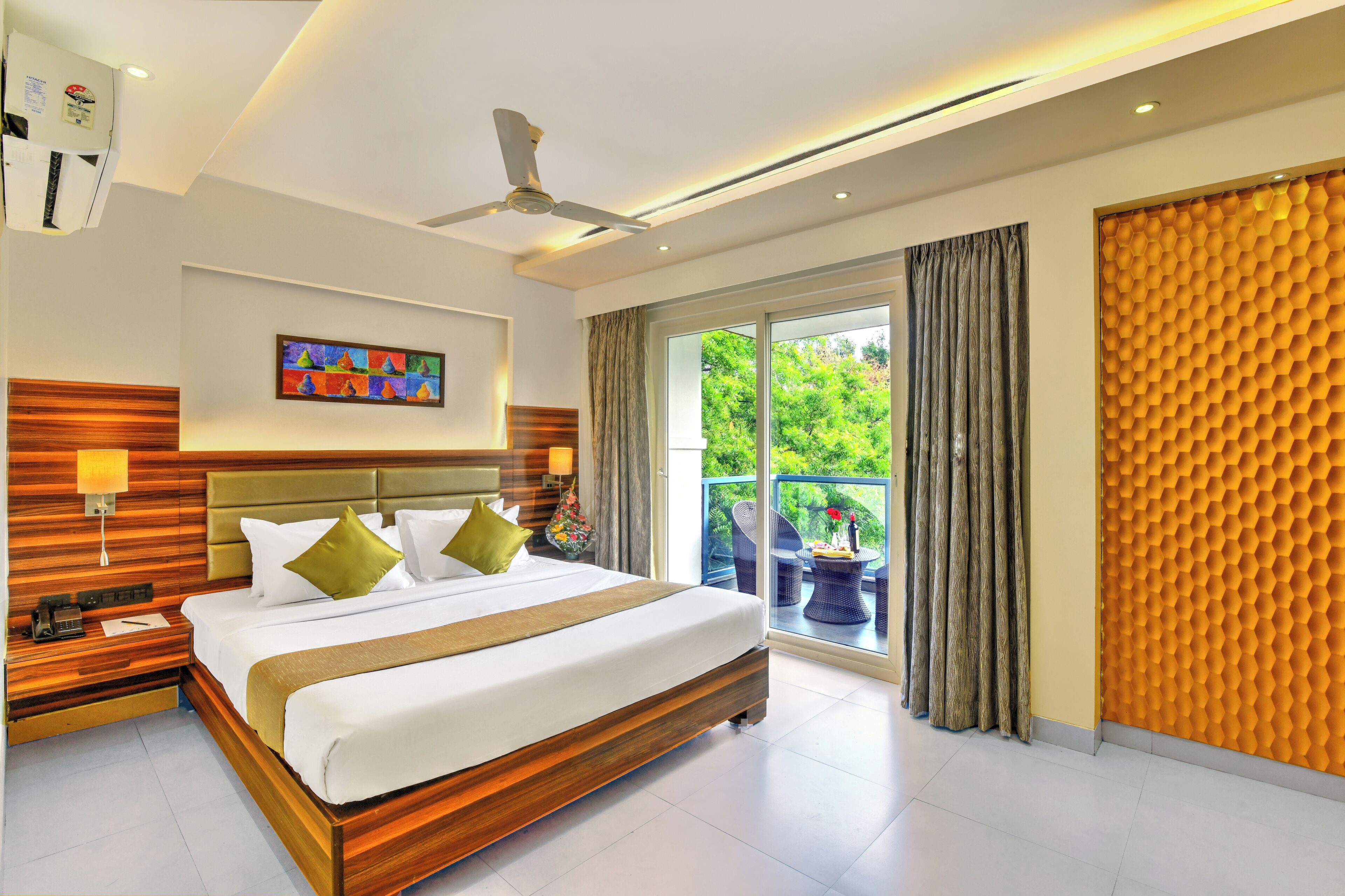 Kamar Mewah | Minibar, meja kerja, Wi-Fi gratis, dan seprai linen