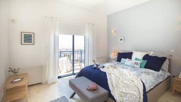 Vil·la, 5 dormitoris, piscina privada | 4 dormitoris, escriptori, planxa i posts de planxar i bressols