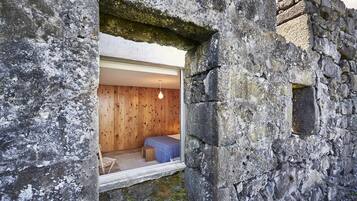 4 bedrooms, iron/ironing board, travel cot, free WiFi