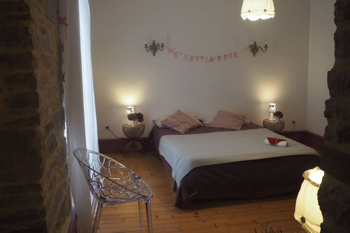 Kamer (Le Chanaie) | Individueel gedecoreerd, individueel gemeubileerd