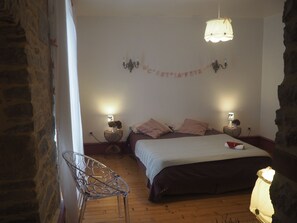 Kamer (Le Chanaie) | Individueel gedecoreerd, individueel gemeubileerd
