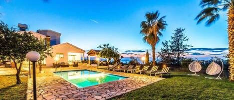 Outdoor pool, sun loungers