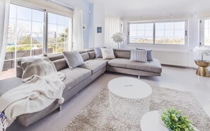 Smart TV, video-game console - Villa Olivia (Pegeia)