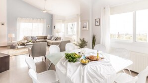 Villa, 5 soverom, privat basseng | Oppholdsområde