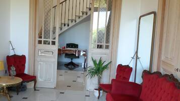 Pintu masuk interior